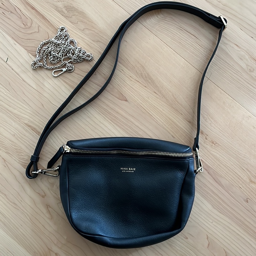 Mina Baie Fanny Leather comes with two straps chain and regular